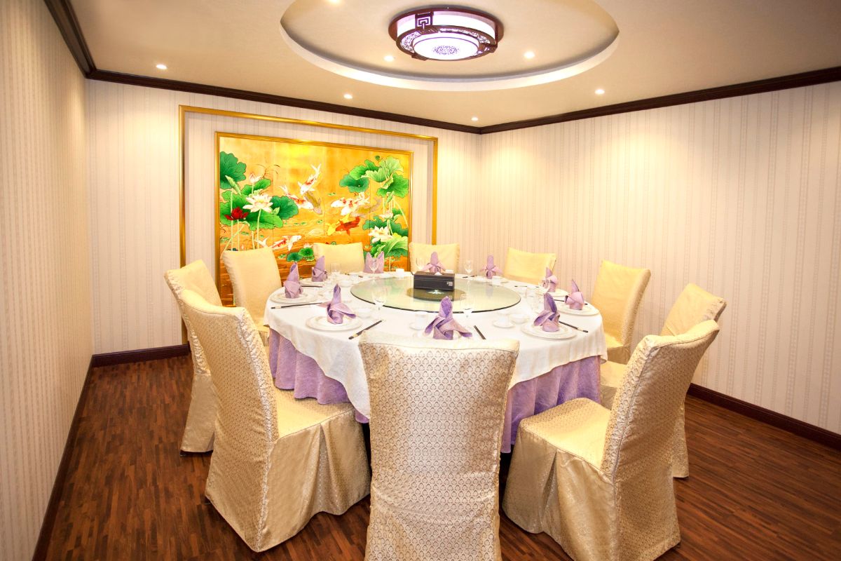 Capitol Hotel Dubai - Food, Drinks, Restaurants, Bars